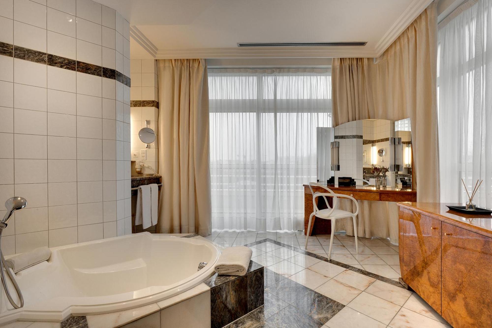 Presidential Suite,1632216645:JPEG